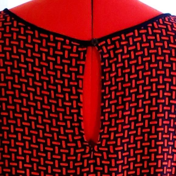 NWOT Old Navy Geo Print Plus Size Blouse - Red XXL - Picture 3 of 4